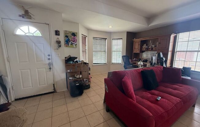 3 Bedroom 2 Bathroom House in Hills of Hays
