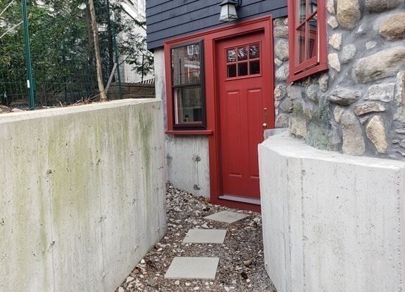 153 UNIVERSITY RD