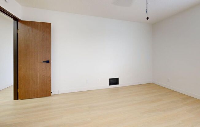 1 bed, 1 bath, 900 sqft, $900, Unit 201-207E