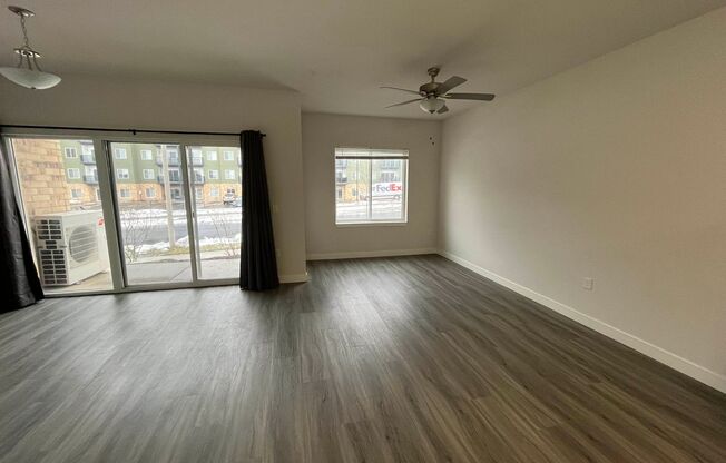 2 beds, 2 baths, 1,092 sqft, $1,900, Unit 1400-211