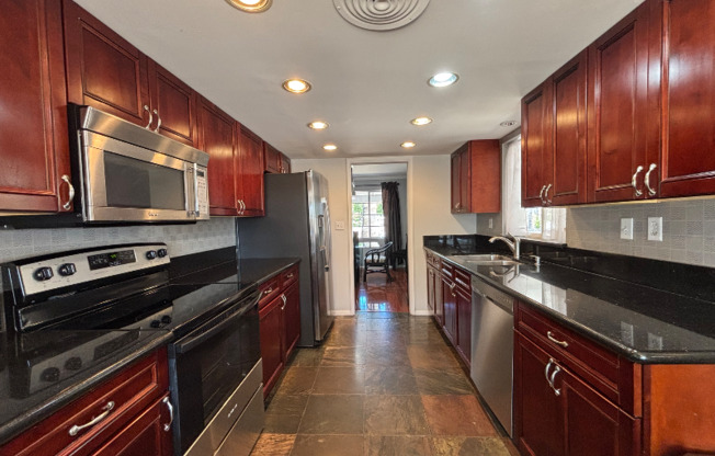 4132 N 33 ST