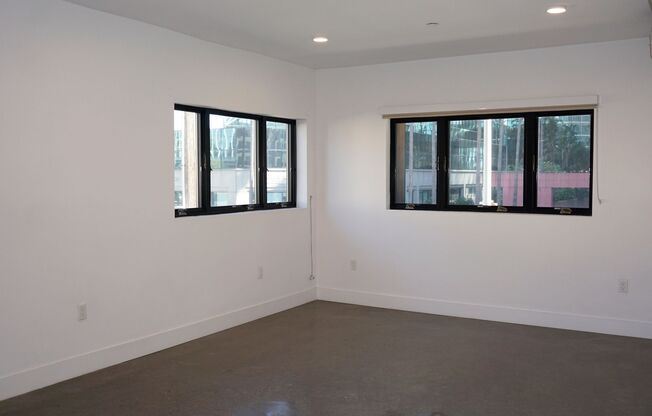 2 beds, 2 baths, 1,045 sqft, $4,239, Unit 211