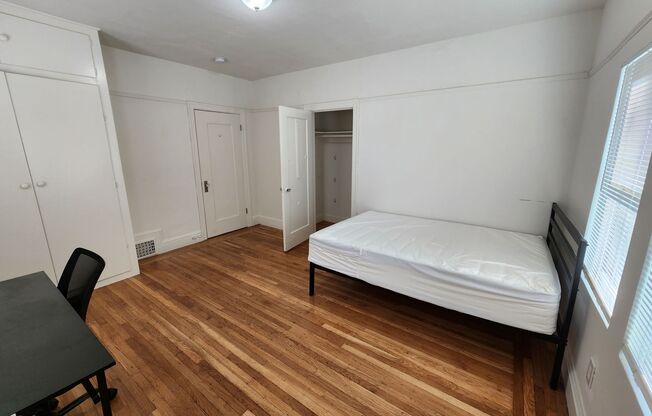 Private Bedroom Near UC Berkeley Campus