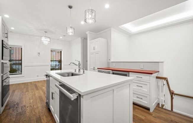 378 COLUMBUS AVE