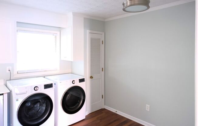 2 beds, 1 bath, 1,300 sqft, $1,750, Unit 18 A Jones Ave