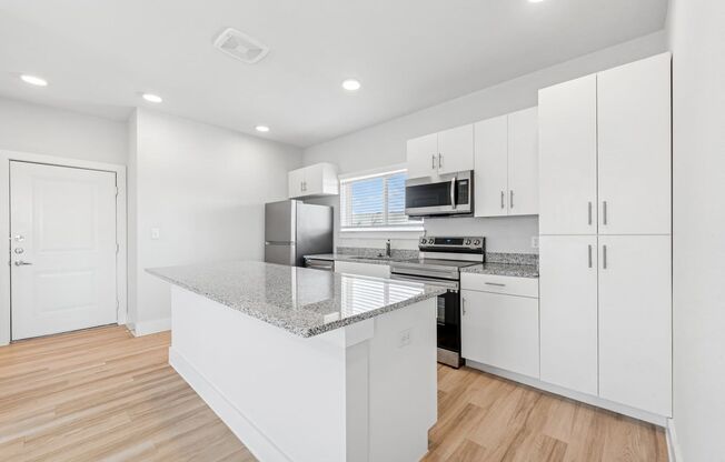 1 bed, 1 bath, 685 sqft, $1,070, Unit 633
