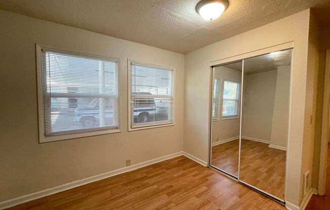Cozy 1 bedroom available in Woodlawn Terrace