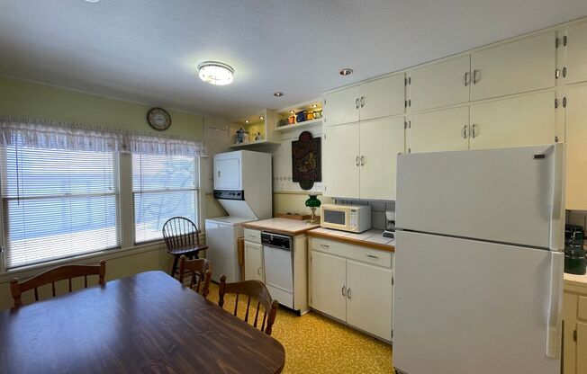 3 beds, 1 bath, $1,795