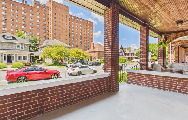Large 3 Bedroom on 2nd St