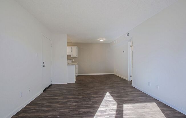 1 bed, 1 bath, 600 sqft, $1,000, Unit 169