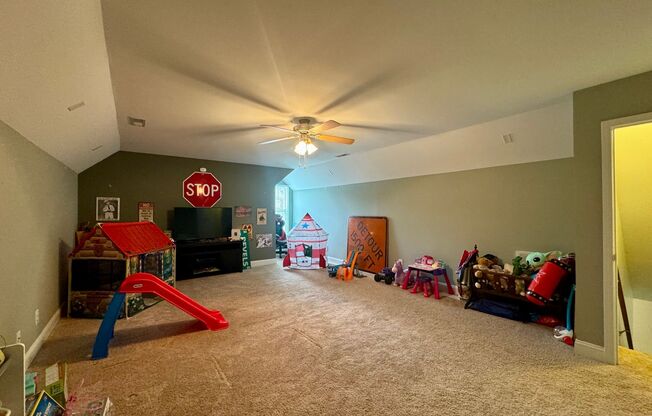 3 beds, 2 baths, $2,000