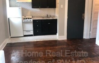633 W STATE ROAD