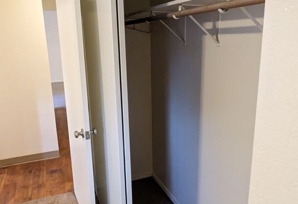 2 beds, 2 baths, 900 sqft, $1,525, Unit #24