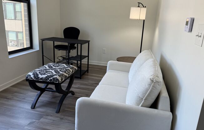 1 bed, 1 bath, 519 sqft, $1,350, Unit 304F