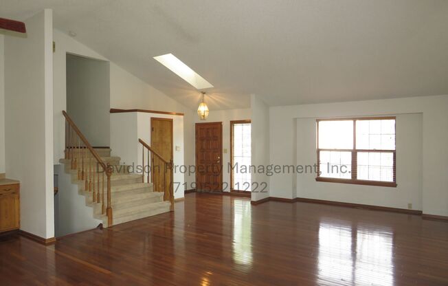 Stunning 4 Bedroom House in West Colorado Springs