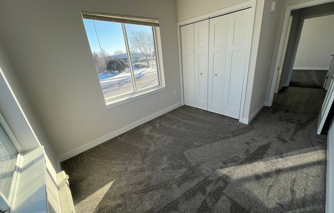 3 beds, 2 baths, 1,092 sqft, $2,095, Unit 1300-301