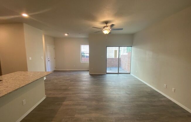 *****Stunning Modern 3 Bedroom Townhome*****1524 Volponi Dr SE **** Coming Soon*****PRICE DROP!!