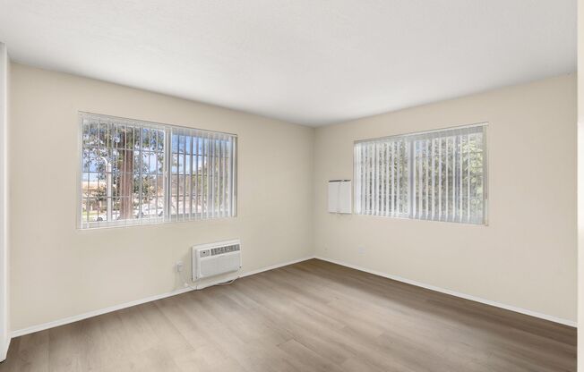2 beds, 1 bath, 800 sqft, $2,150, Unit 01