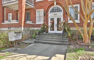 685 Argonne Ave. #14