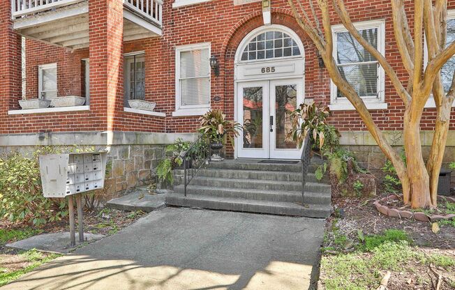 685 Argonne Ave. #14