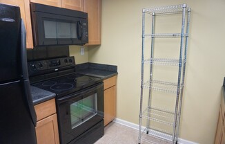 1 bed, 1.5 baths, $1,200