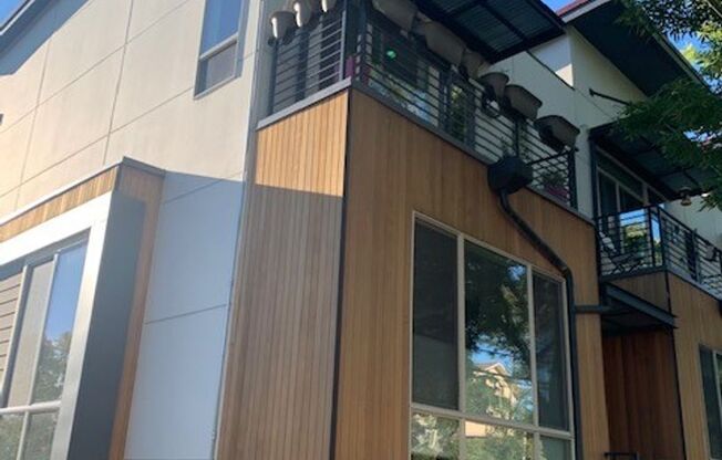 High End Madison Valley Row House !