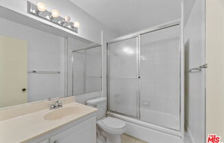 18555 Collins St. C27