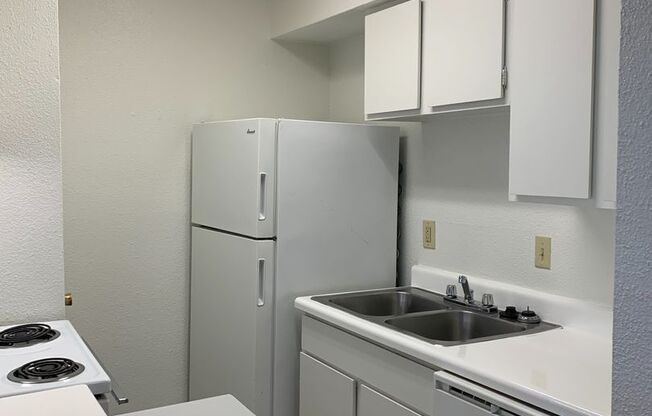 1 bed, 1 bath, 640 sqft, $885, Unit 0710