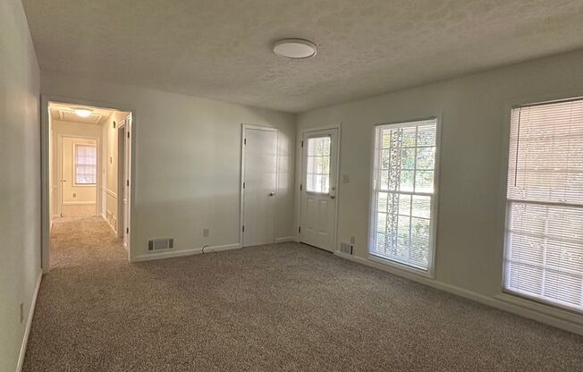 Move-in ready 3 bedroom, 2 bath brick home on Athens Westside!!!