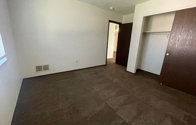 1 bed, 1 bath, 594 sqft, $690, Unit 2830-12