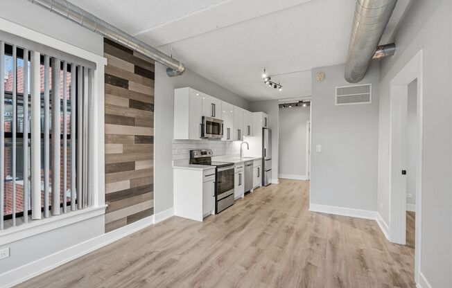 2 beds, 1 bath, 570 sqft, $2,500, Unit 415