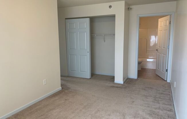 2 beds, 2 baths, $995, Unit 301