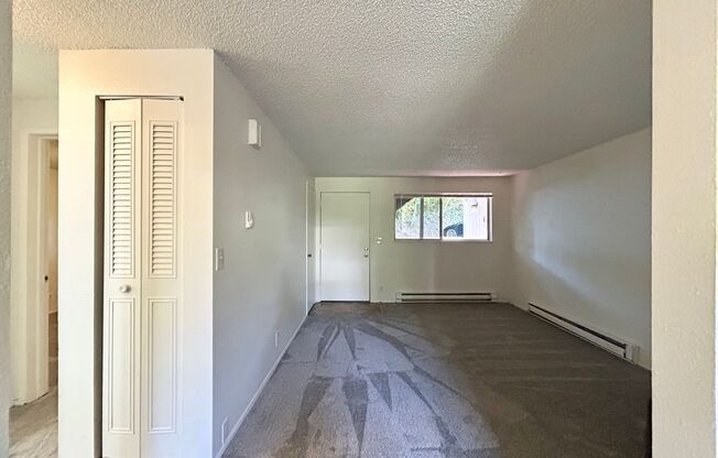 2 beds, 1 bath, 720 sqft, $1,125, Unit 5
