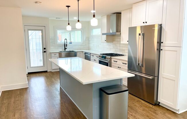 Welcome to this beautifully renovated 3-bedroom, 2.5-bathroom home in Atlanta, GA.