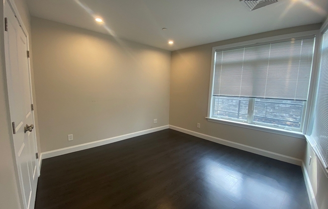 1 bed, 1 bath, 800 sqft, $2,700, Unit 107