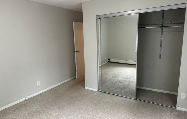 2 beds, 1 bath, 840 sqft, $1,495, Unit 201 (R)