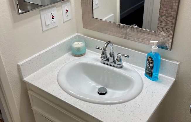 2 beds, 2 baths, 970 sqft, $2,395, Unit 014