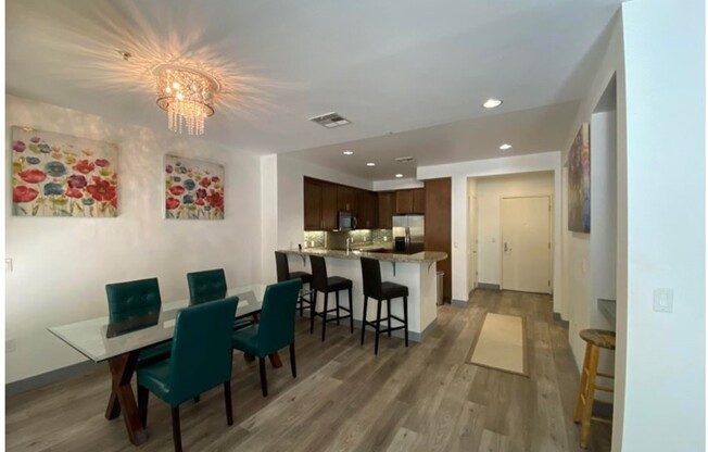 2 beds, 2 baths, 1,050 sqft, $3,100