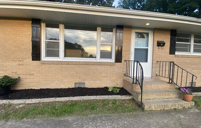 298 EASTWOOD DR
