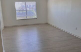 2 beds, 1.5 baths, 1,050 sqft, $1,295, Unit 081