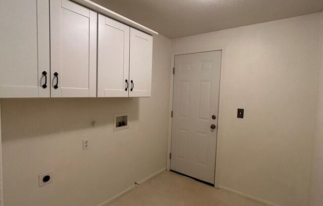 3 beds, 2 baths, $2,295