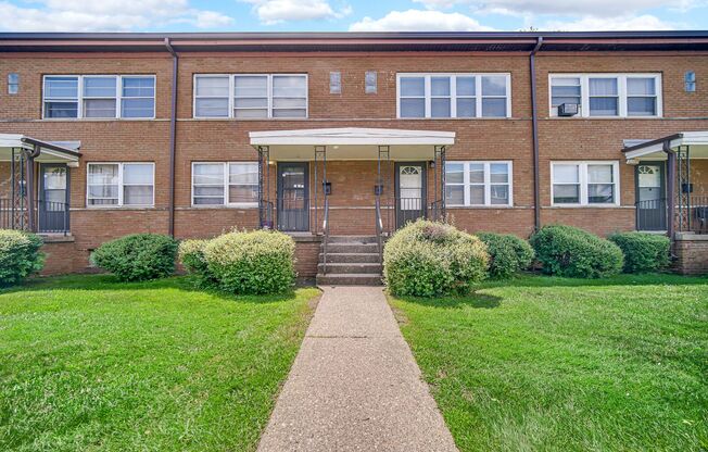 1913-21 Warwick Ave