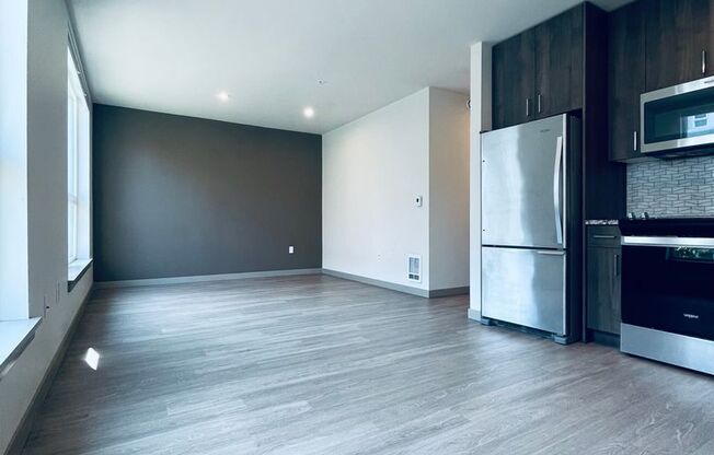 1 bed, 1 bath, 603 sqft, $1,725, Unit 304