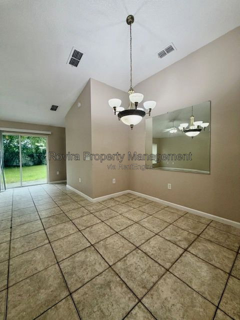 3 beds, 2 baths, 1,426 sqft, $2,000