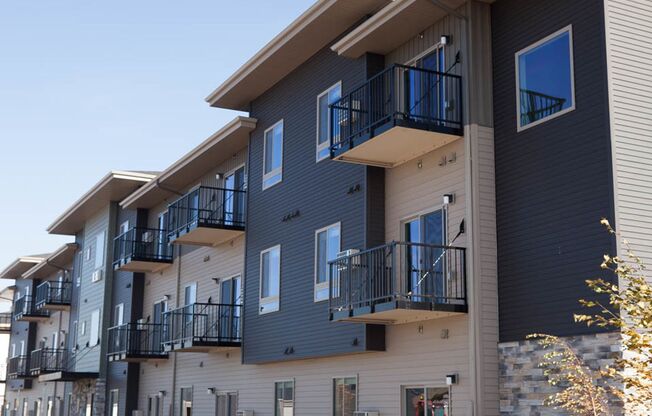 1 bed, 1 bath, 707 sqft, $1,135, Unit 104