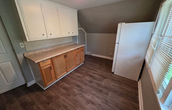 7348-7348A W Medford Ave