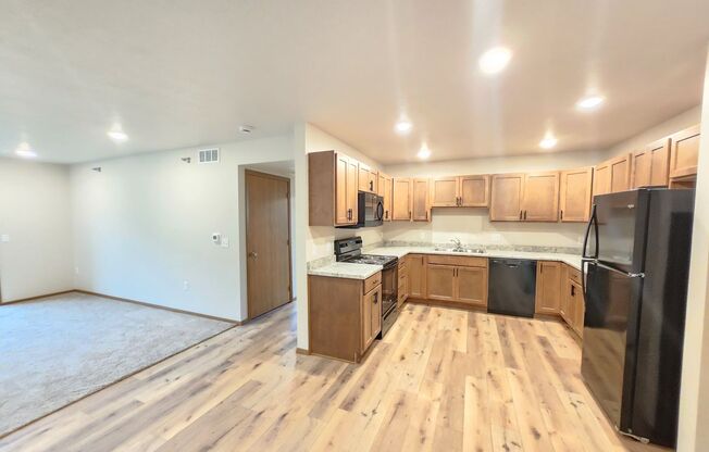 2 beds, 1 bath, 1,006 sqft, $1,230, Unit 3520 105