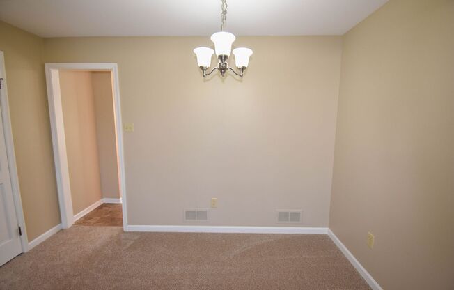 3 beds, 1.5 baths, $1,000, Unit Apt D