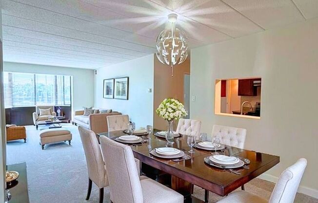2 beds, 2 baths, 1,039 sqft, $1,935, Unit 606-206