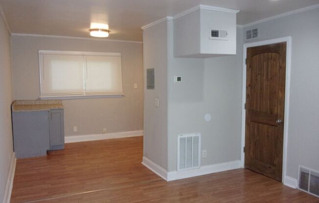 2 beds, 1 bath, $1,299